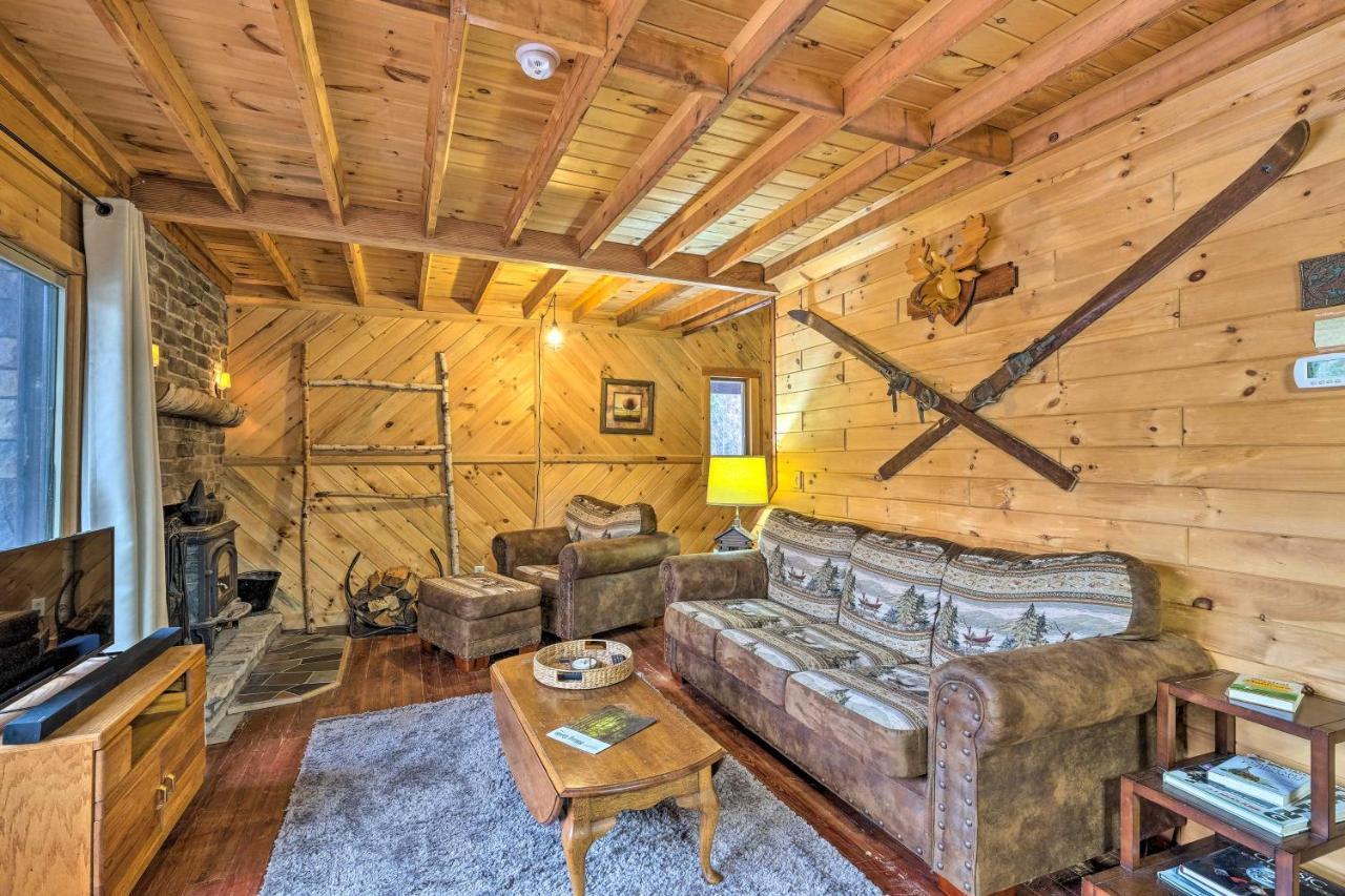 فيلا Secluded Johnsburg Retreat With Hot Tub And Fire Pit المظهر الخارجي الصورة