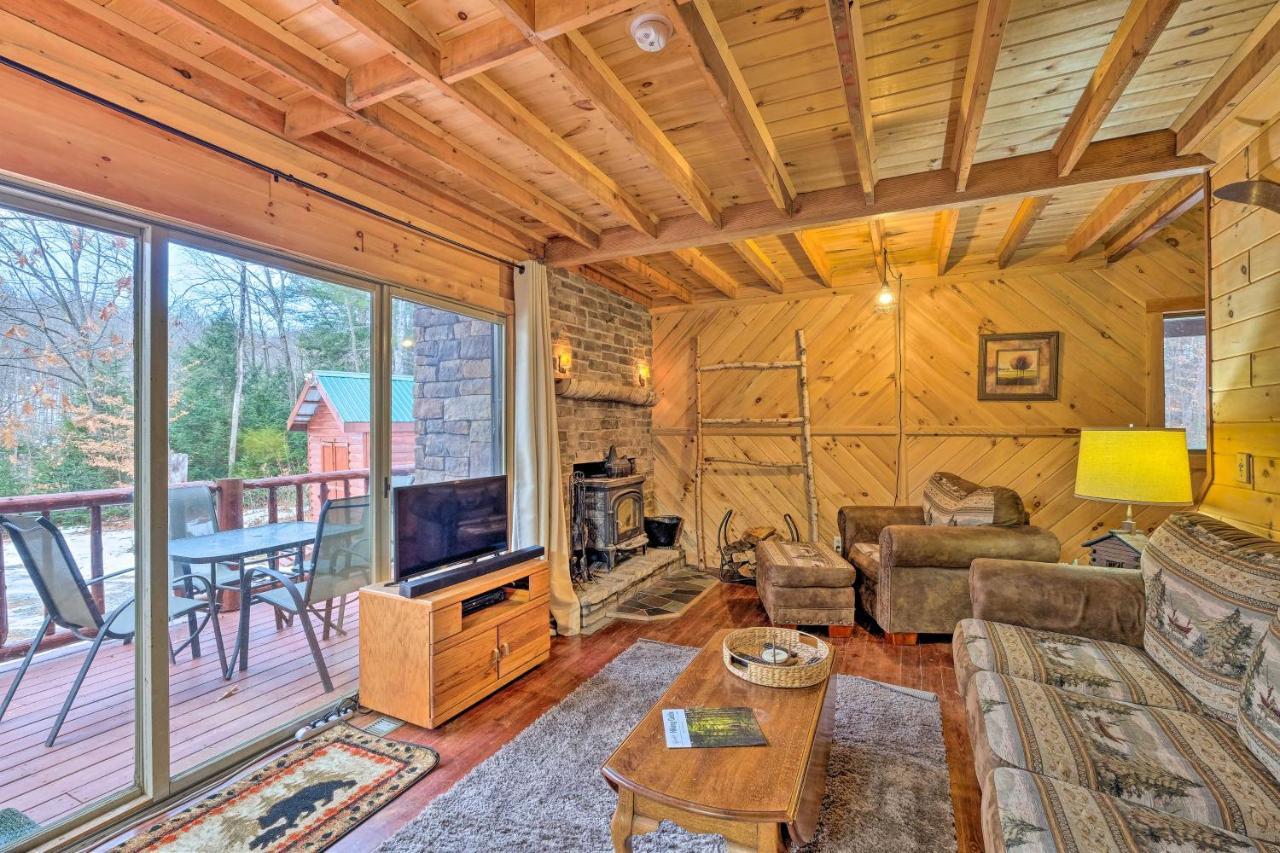 فيلا Secluded Johnsburg Retreat With Hot Tub And Fire Pit المظهر الخارجي الصورة