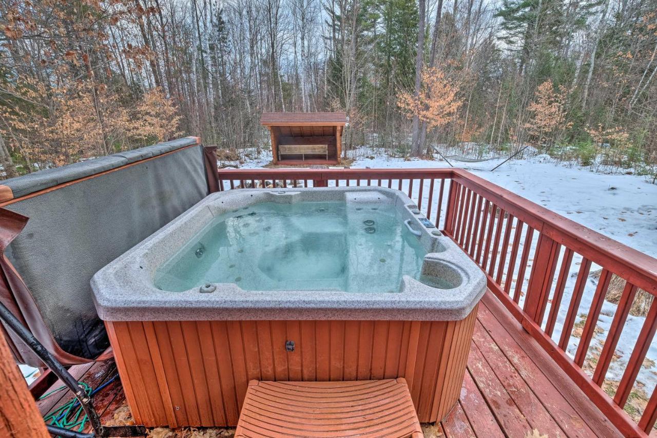 فيلا Secluded Johnsburg Retreat With Hot Tub And Fire Pit المظهر الخارجي الصورة