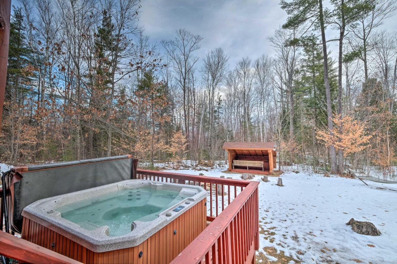 فيلا Secluded Johnsburg Retreat With Hot Tub And Fire Pit المظهر الخارجي الصورة