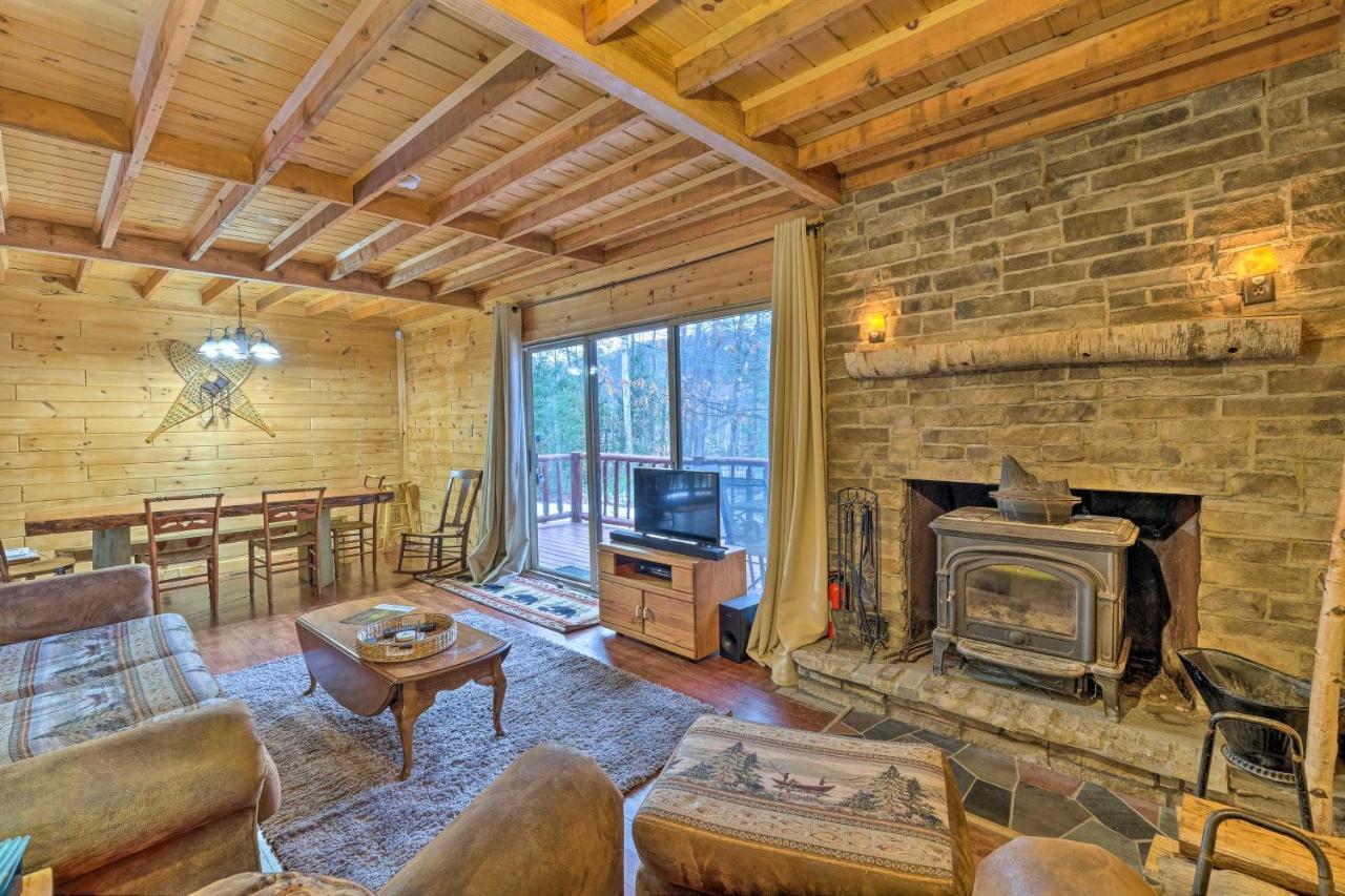فيلا Secluded Johnsburg Retreat With Hot Tub And Fire Pit المظهر الخارجي الصورة