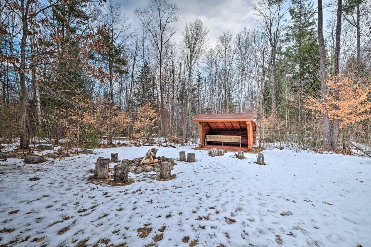 فيلا Secluded Johnsburg Retreat With Hot Tub And Fire Pit المظهر الخارجي الصورة