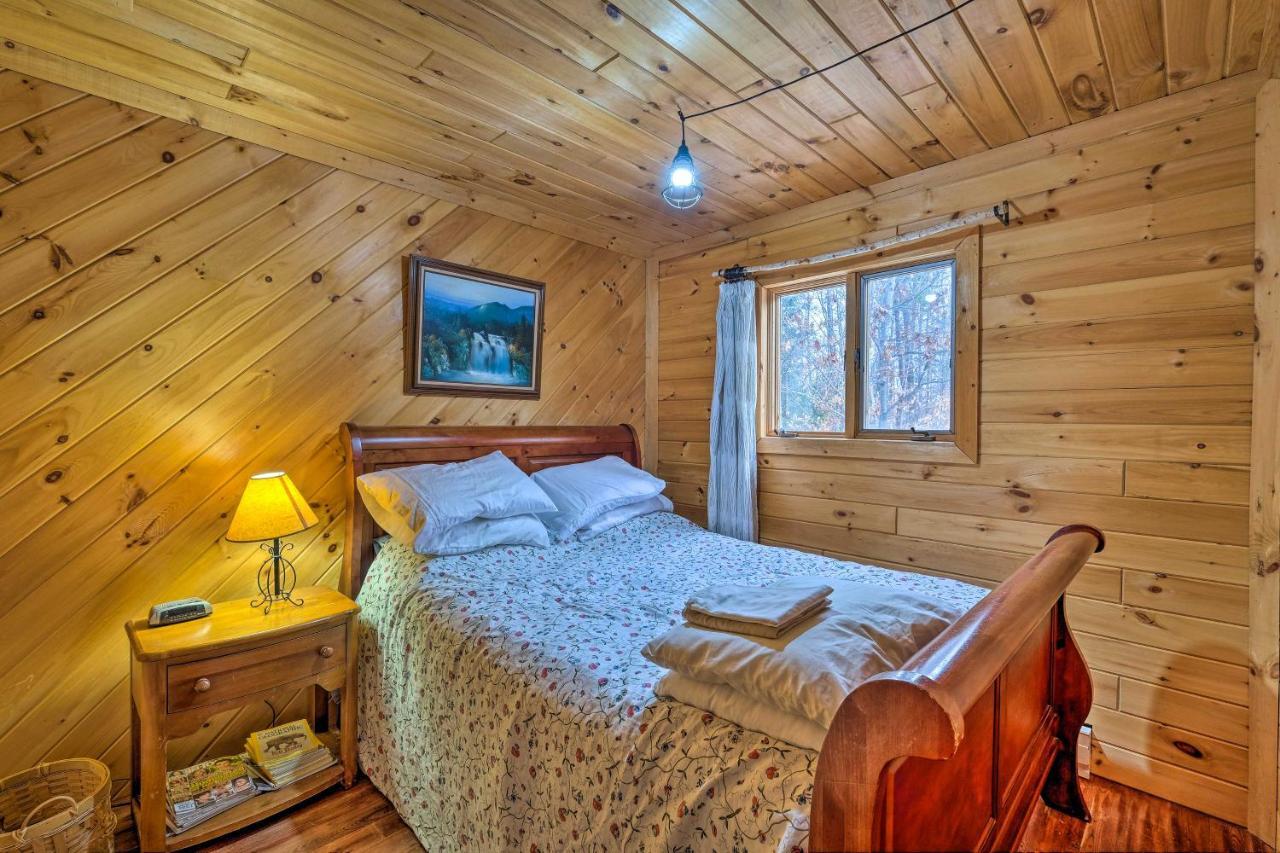 فيلا Secluded Johnsburg Retreat With Hot Tub And Fire Pit المظهر الخارجي الصورة