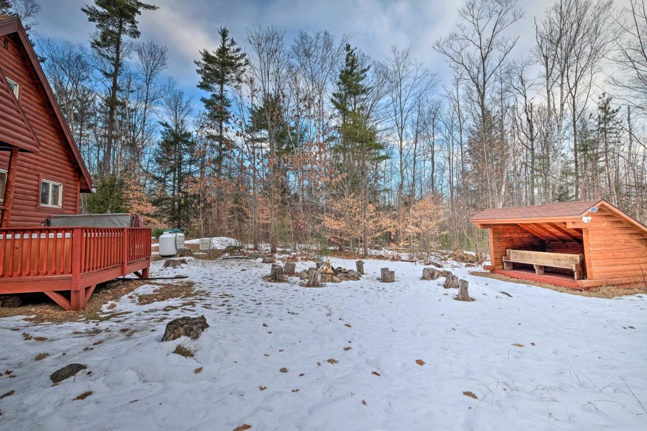 فيلا Secluded Johnsburg Retreat With Hot Tub And Fire Pit المظهر الخارجي الصورة