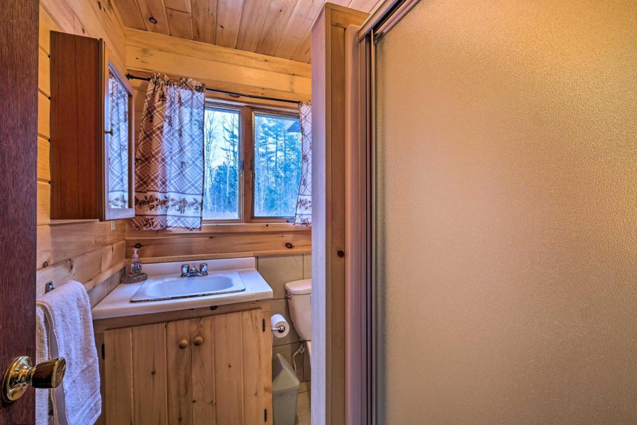 فيلا Secluded Johnsburg Retreat With Hot Tub And Fire Pit المظهر الخارجي الصورة